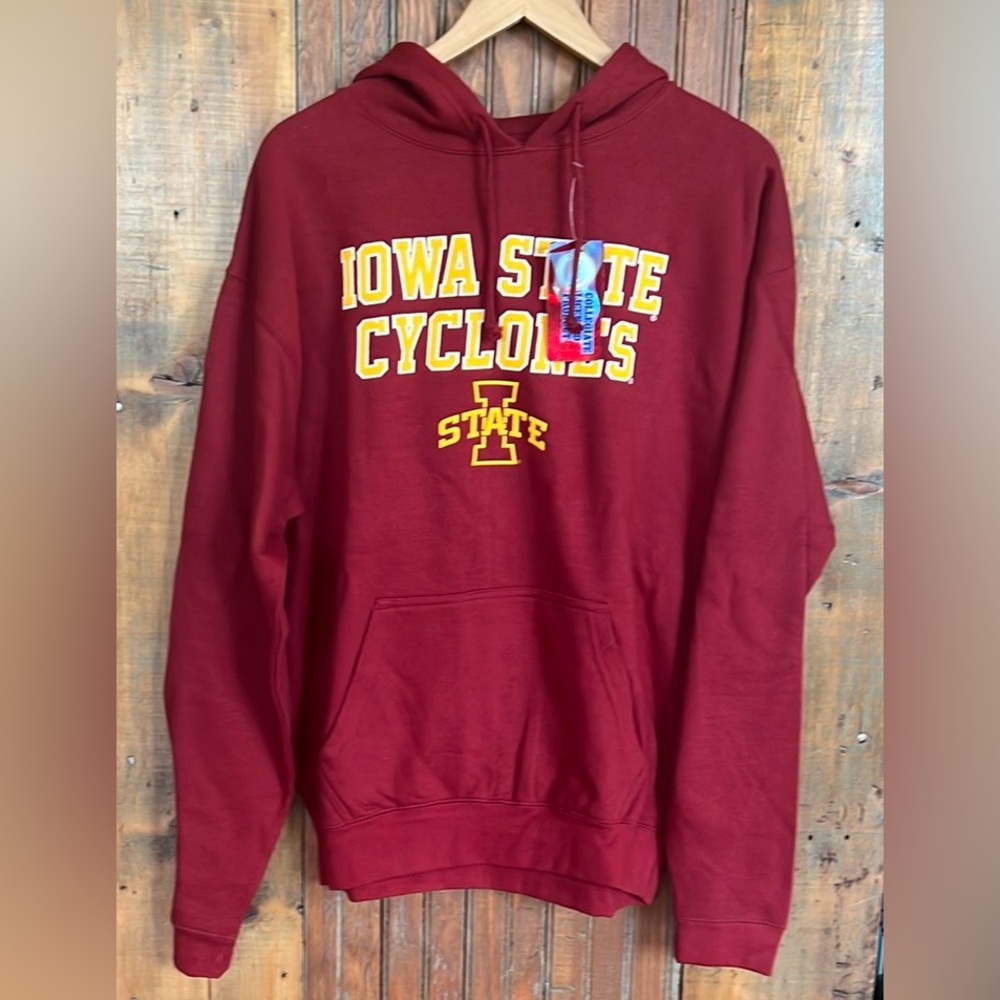 BNWT Iowa State Cyclones Red Hoodie 
Men’s Size Large